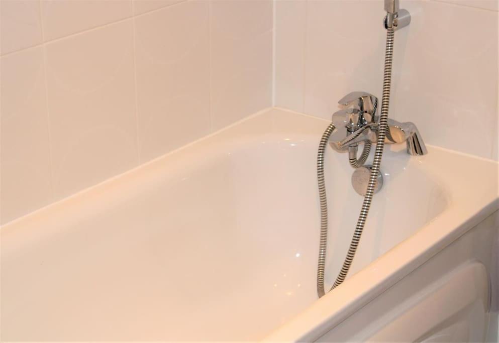 Lovely Modern Apartment Close To Town Centre Lexden 외부 사진